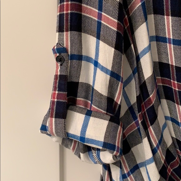 Statement Donnie Cross Front Top - Picture 4 of 7